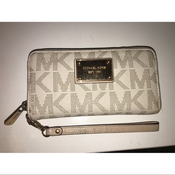 Michael Kors Handbags - Michael Kors Wallet